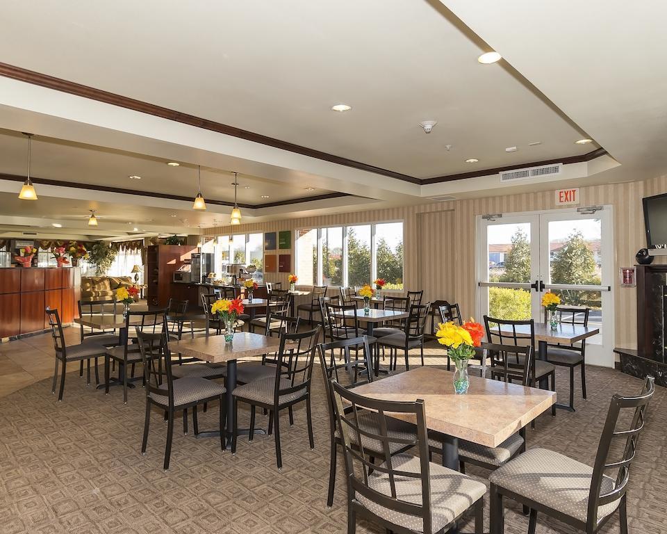 Comfort Suites Сифорд Экстерьер фото